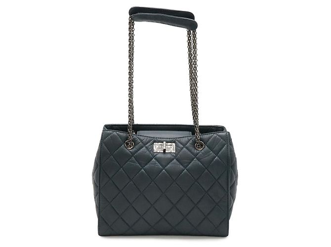 Sac à épaule à chaîne Chanel 2.55 Matelassé Bleu