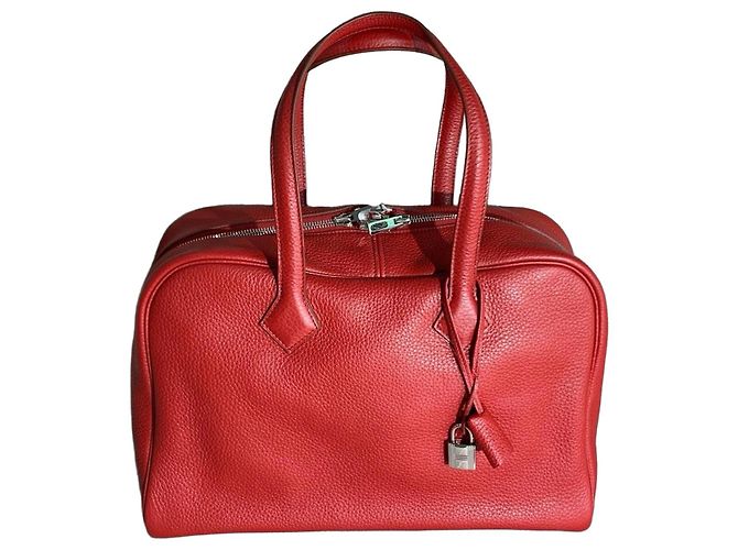 Bolsa Hermès Victoria 35 em couro vermelho