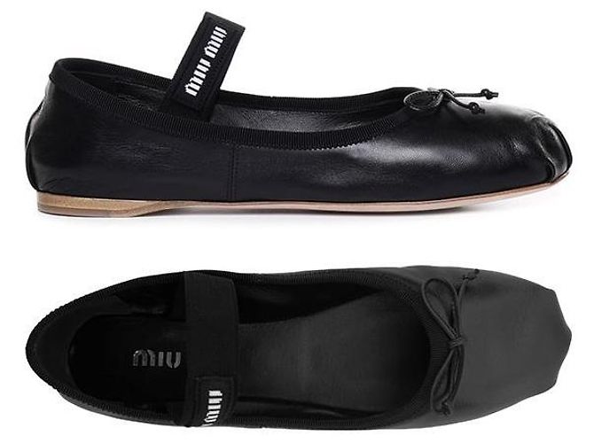 Miu Miu Sapatilhas de couro pretas XUU Preto