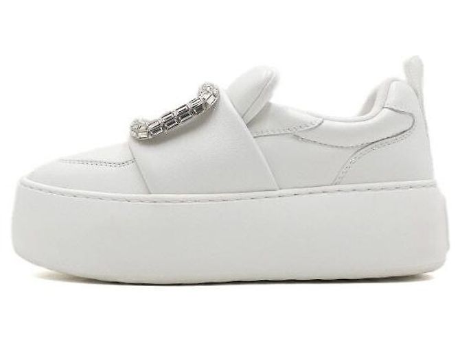 Roger Vivier Baskets en cuir blanc avec boucle en cristal
