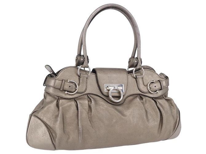Borsa Salvatore Ferragamo Gancini in pelle Oro Argento Auth 200055A D'oro