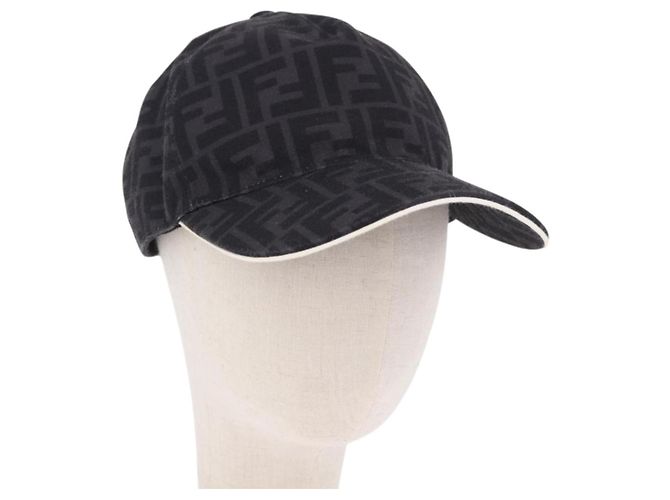 Boné FENDI Zucca Canvas Black Auth ki6782M Preto