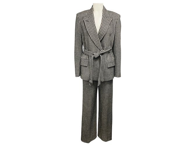 Max Mara Beige / Brown Houndstooth Patterned Wool Jacket and Pants Suit Set with Belt