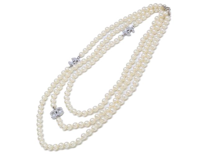 Colar de Pérolas Triplo CHANEL 10V Coco Mark Prata