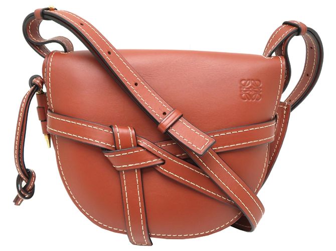 Bolsa de Ombro Loewe Gate Small para Mulher Marrom