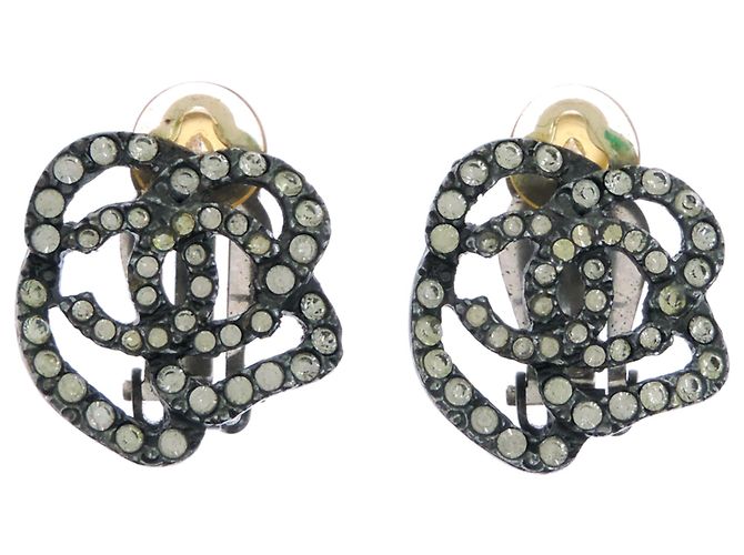 Pendientes de botón Chanel Camellia Coco Mark con strass