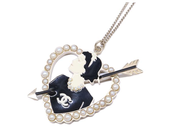 Collar Chanel Coco Pearl Corazón y Flecha chapado en oro