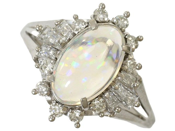 Autre Marque Elegant Platinum Band Ring with Opal and Diamond