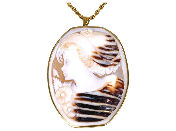 Autre Marque Collar de oro amarillo 18K con diseño de camafeo de concha Dorado