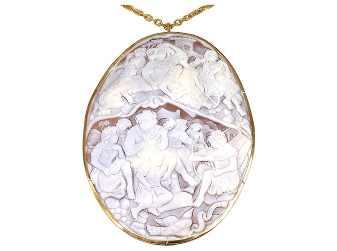 Autre Marque Collar de Cameo de Concha en Oro Amarillo 18K Dorado