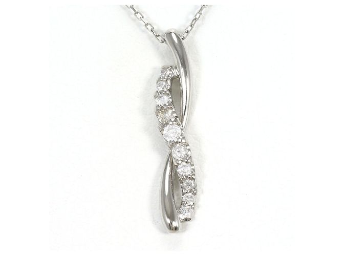 Autre Marque Collana elegante in platino e diamanti