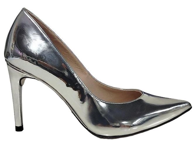 Stuart Weitzman Silver Metallic Pointed-Toe Pumps Silvery
