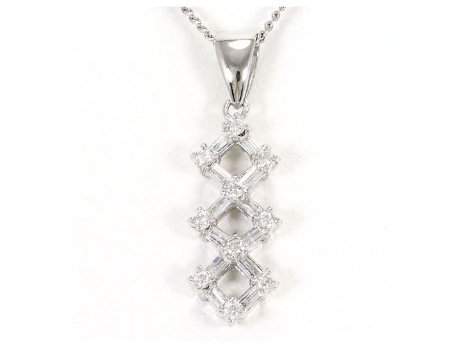 Autre Marque Platinhalskette mit Diamant