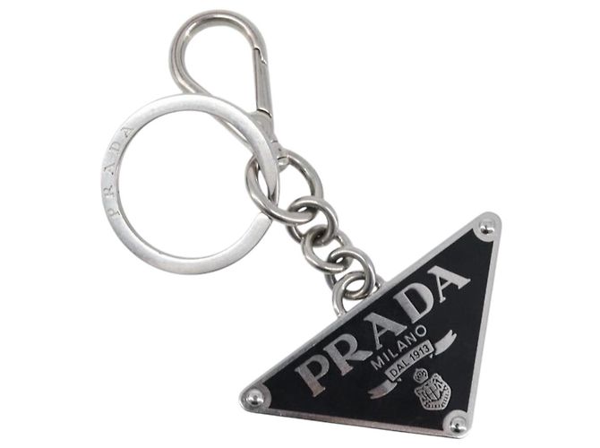 Chaveiro Triangle PRADA metal Silver Auth 201017A Prata