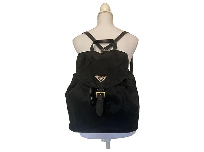 Prada Mochila em Nylon Acolchoado Preto