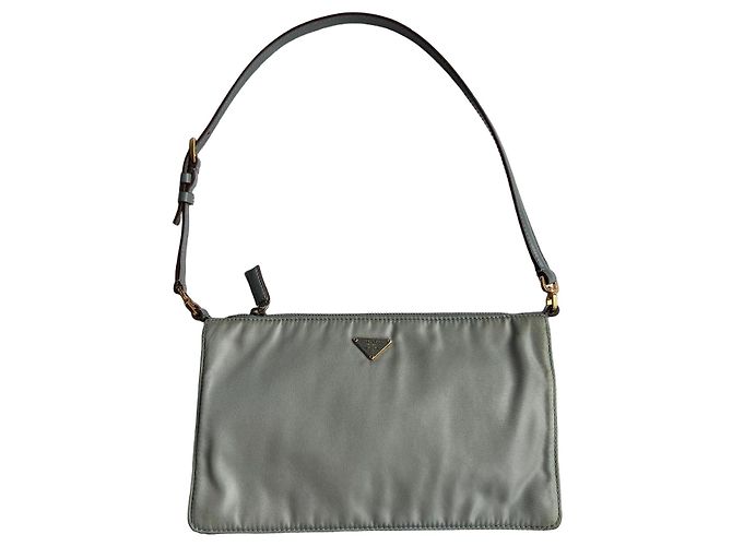 Prada Bolsa de Ombro em Nylon Cinza