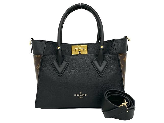 Bolsa Louis Vuitton On My Side PM Monogram Marrom Preto