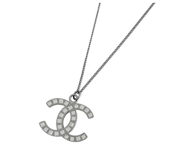 Collar Chanel Plateado con logo Coco Mark Plata