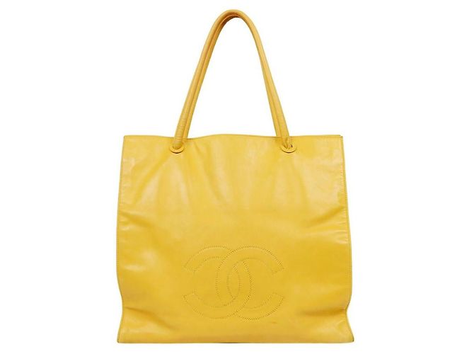 Chanel Borsa a tracolla Big CC in pelle gialla Giallo