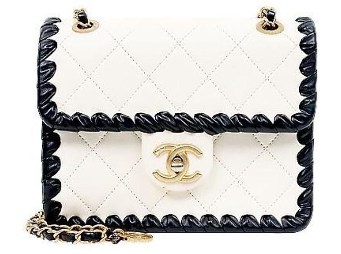 Chanel Mini bolsa de ombro com aba branca Branco