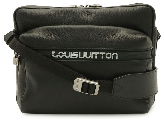 Borsa a tracolla Louis Vuitton Taiga PM Nero Grigio