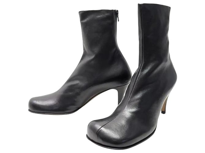 Bottega Veneta Botines de cuero negro