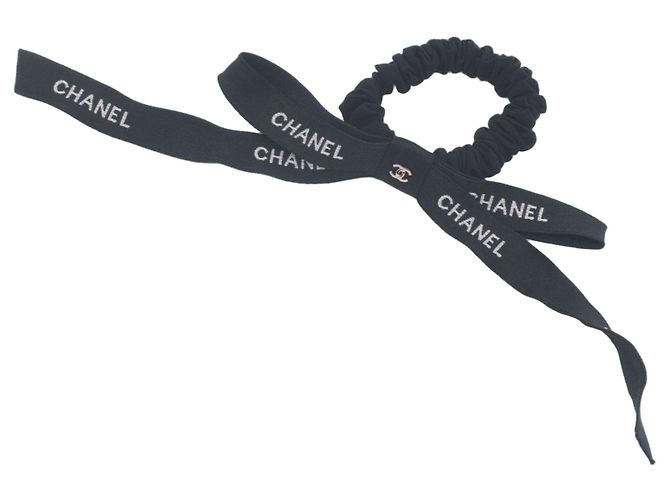 Timeless Scrunchie Chanel in seta nera Nero