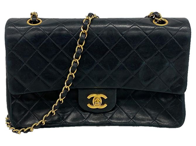 Bolsa de Ombro Chanel Matelassé Preto