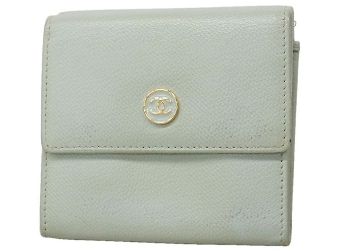 Chanel Tri-Fold Geldbörse in Hellgrün