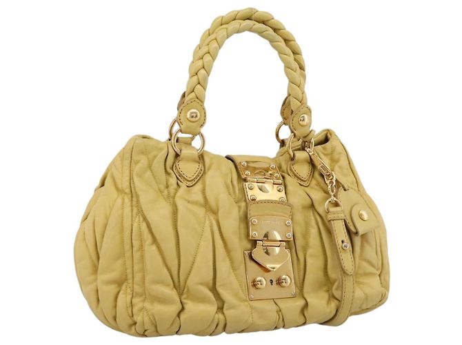Bolsa Miu Miu Matelassé em Couro 2way Amarela Tom Dourado Auth 167575V Amarelo