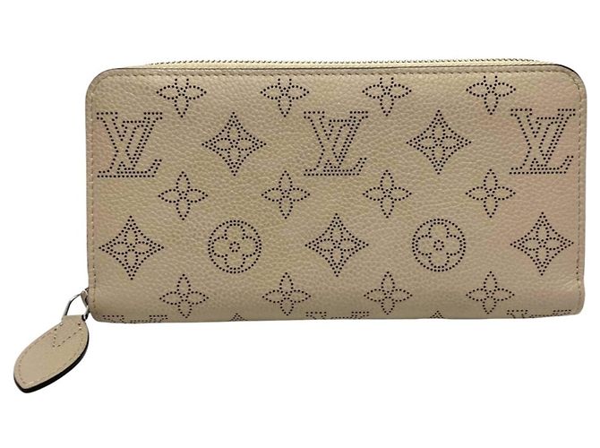 Zippy Louis Vuitton Mahina Long Wallet Beige