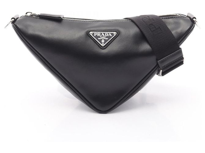 Sac à épaule Prada Triangle en cuir noir