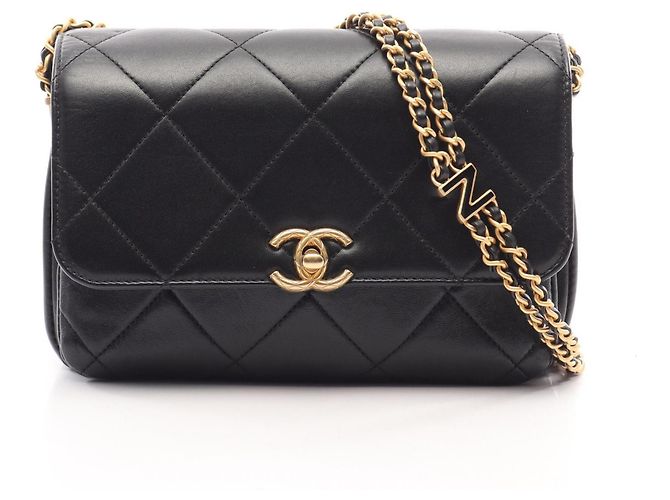 Borsa a tracolla Chanel Matelassé Small Flap Nero