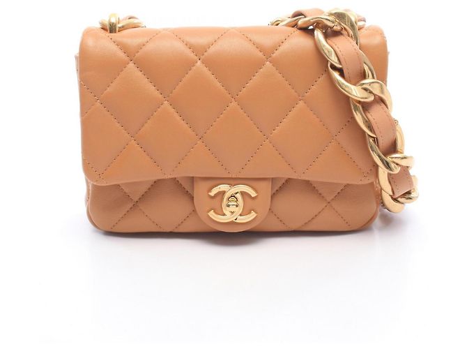 Bolsa de Ombro Chanel Matelassé Small Marrom