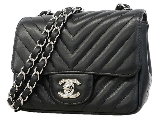 Borsa a tracolla Chanel in pelle d'agnello nera Nero