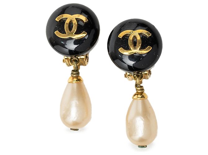 Orecchini a clip Chanel CC neri in resina placcata oro e perle sintetiche Nero