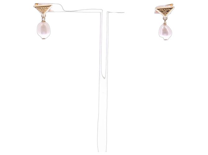 Prada Brincos de metal com pérolas Dourado