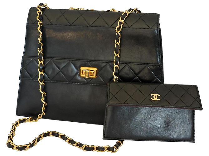 Bolso Chanel Trapecio con Solapa de Piel Acolchada Negra Negro