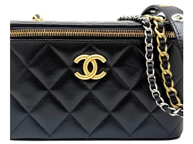 Borsa a tracolla Vanity con catena CHANEL Matelassé Nero