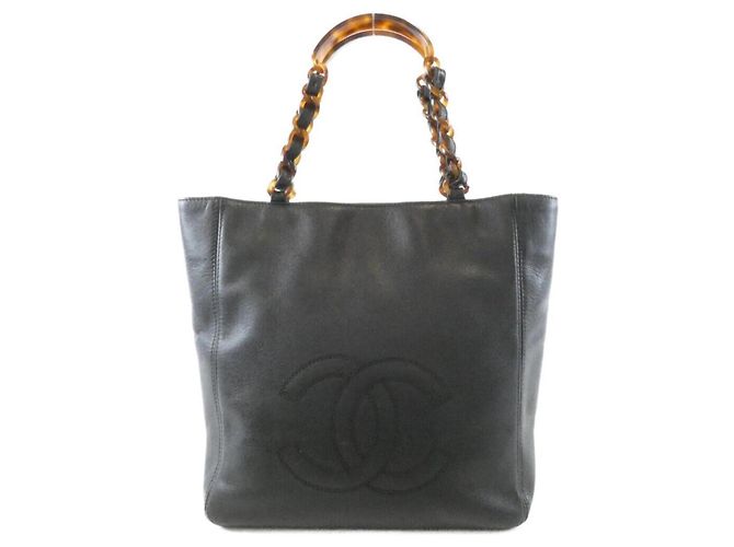 Bolsa Chanel em couro de bezerro granulado preto