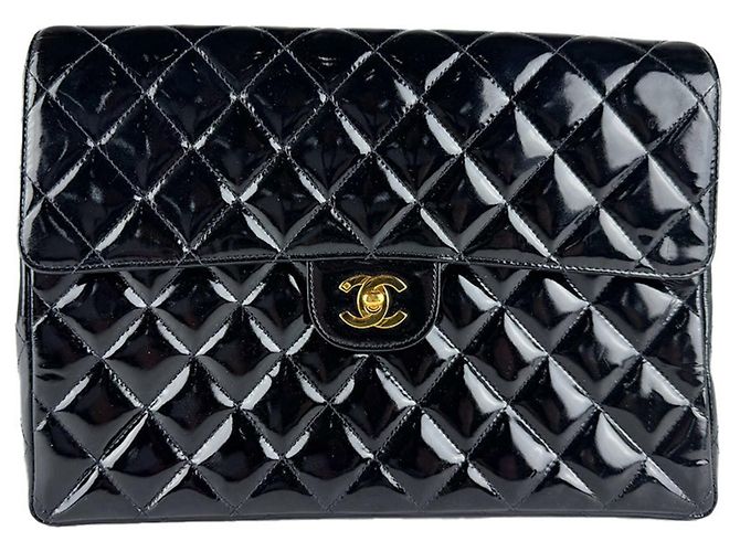 Chanel Rucksack aus schwarzem Lackleder