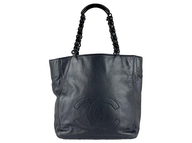 Bolsa de mão Chanel em couro preto