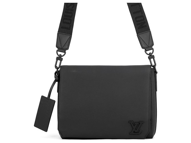 Louis Vuitton Black Grain Leather Shoulder Bag