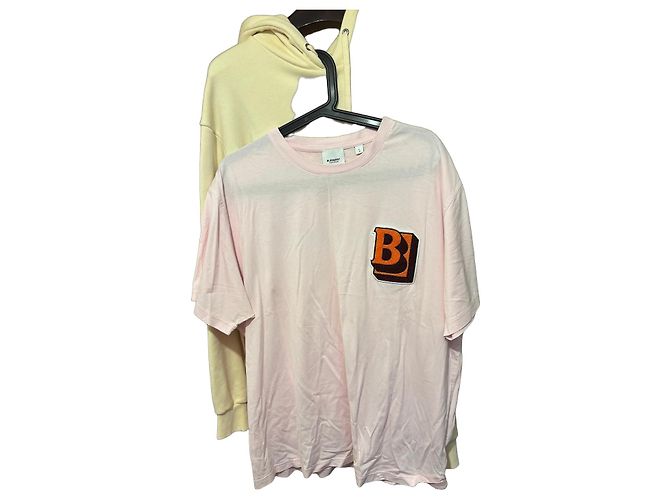 Camiseta de algodón Burberry en rosa con aplique "B"