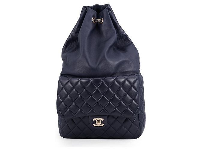 Mochila de cordón Chanel Matelassé en piel de cordero Azul marino