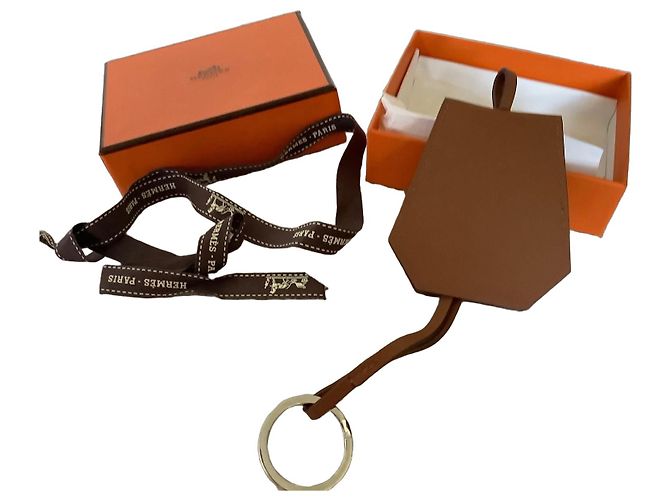Hermès brown leather keychain