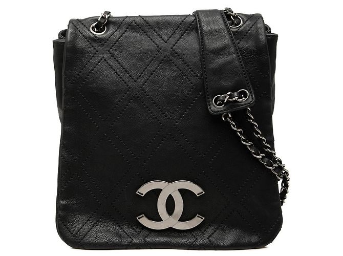 Bolsa de ombro Chanel Diamond Stitch Coco Mark Preto