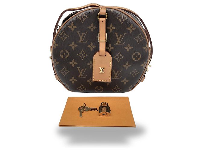 Louis Vuitton Boite Chapeau Monogram Canvas medium Castaño