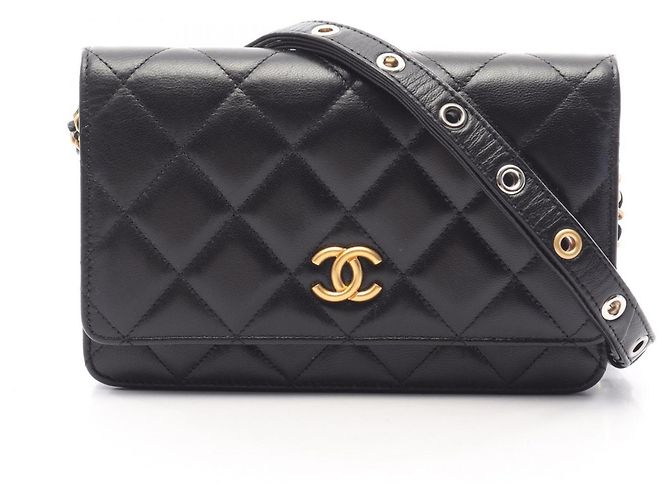 Borsa a tracolla Chanel Matelassé in pelle d'agnello nera Nero