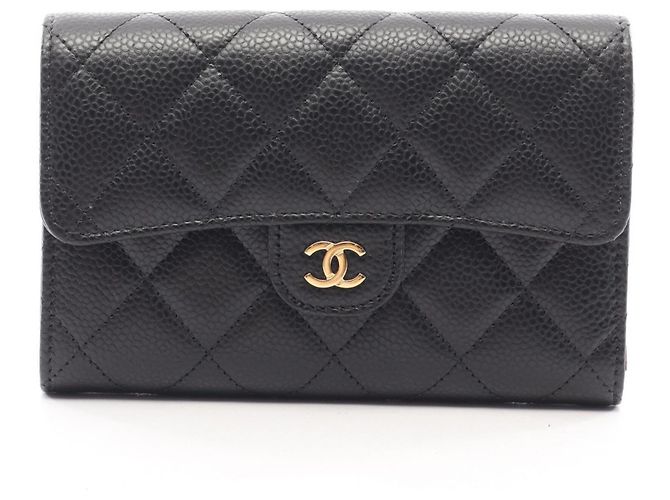 Cartera tri-fold Chanel Matelassé Negro